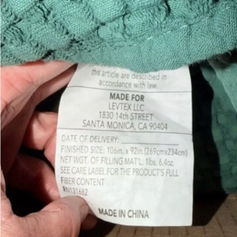 NWOT- Levtex Home Mills Waffle King Bedspread Set w 2 Pillow Shams